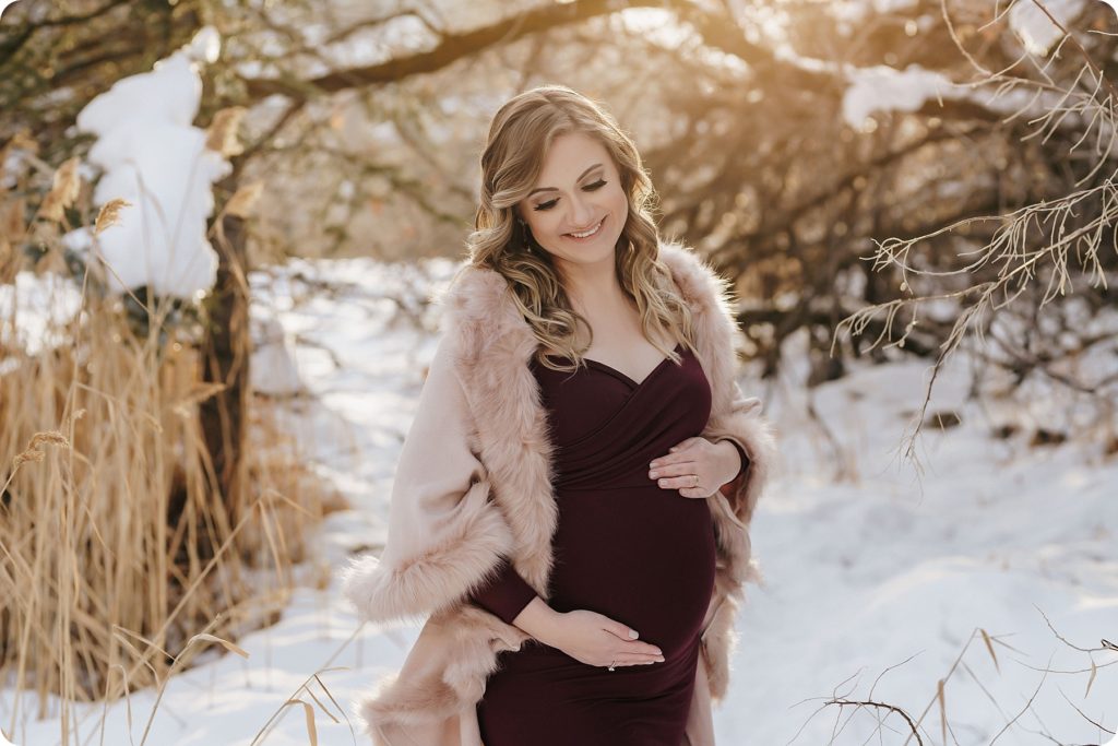 winter maternity session by Beka Price Photography