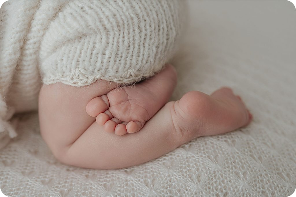 newborn toes during portraits with Beka Price Photography