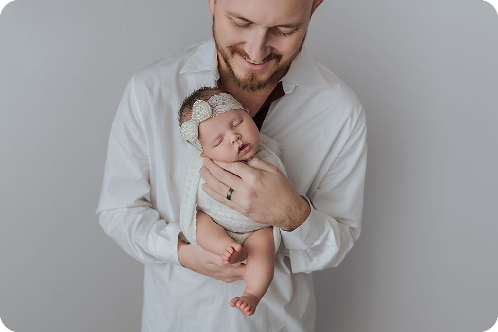 Beka Price Photography captures dad and new baby girl