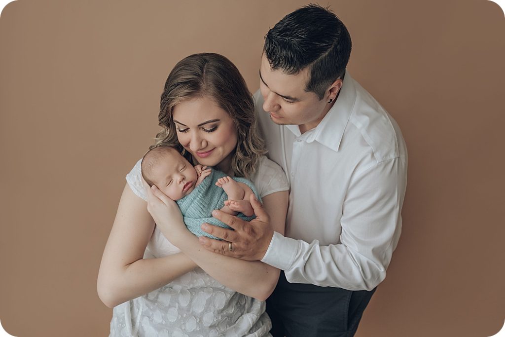 Utah family celebrates newborn with Beka Price Photography